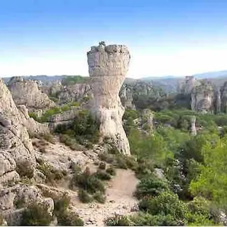 Maison Avec Exterieur Proche Guilhem Le Desert