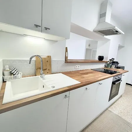 Holiday home Maison Avec Exterieur Proche Guilhem Le Desert *